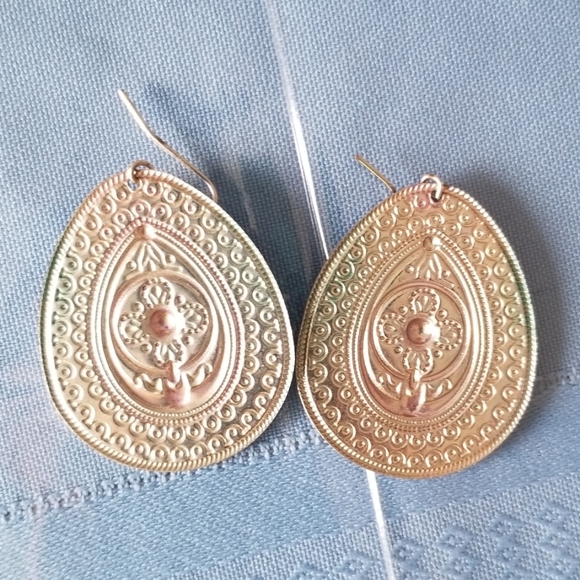 Pretty Purple Metal Earrings - Picture 3 of 4